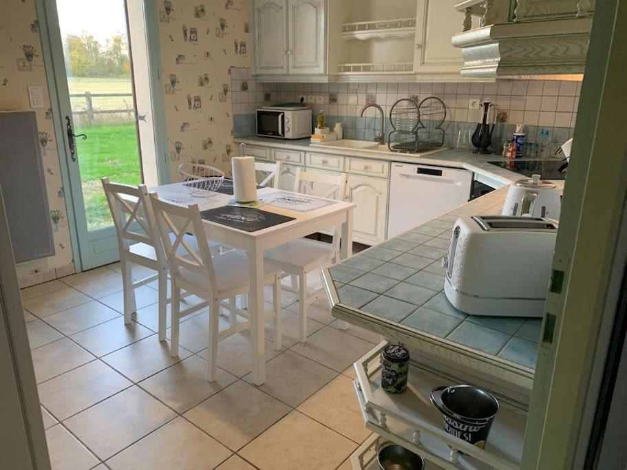 Gite 3 Etoiles Les Gourlines Avec Balneo, Veranda, Piscine Et Garage Avermes Buitenkant foto