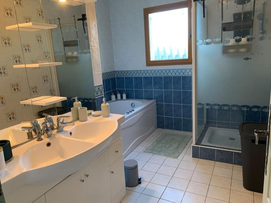 Gite 3 Etoiles Les Gourlines Avec Balneo, Veranda, Piscine Et Garage Avermes Buitenkant foto